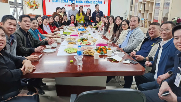 BỮA CƠM TẤT NIÊN ẤM ÁP, THÂN TÌNH CỦA TỔ CÔNG ĐOÀN KHOA LÝ LUẬN CHÍNH TRỊ NHÂN DỊP ĐÓN TẾT BÍNH NGỌ 2026